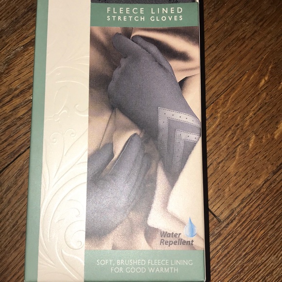 Isotoner Fleece Lined Stretch Gloves - Picture 4 of 8